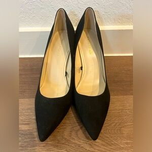 Marc Fisher Women Black Suede Thick Gold Trim Pointed Heels Size 10